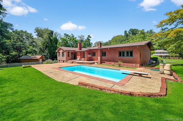 10 Wesley Court, Congers, NY 10920