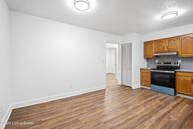 8104 Atlanta Pkwy, Louisville, KY 40214