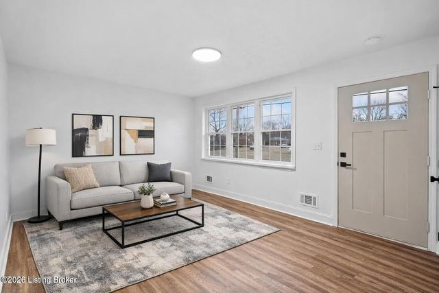 8104 Atlanta Pkwy, Louisville, KY 40214