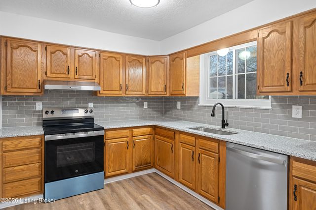 8104 Atlanta Pkwy, Louisville, KY 40214