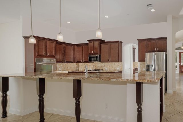 46 Caprice Bend Place, Tomball, TX 77375