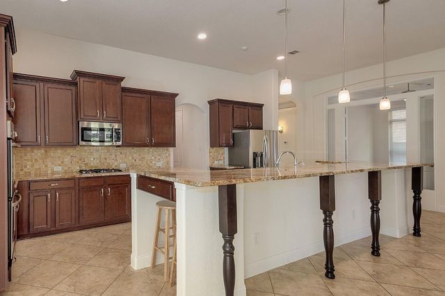 46 Caprice Bend Place, Tomball, TX 77375