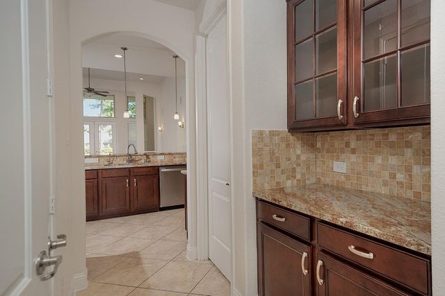 46 Caprice Bend Place, Tomball, TX 77375