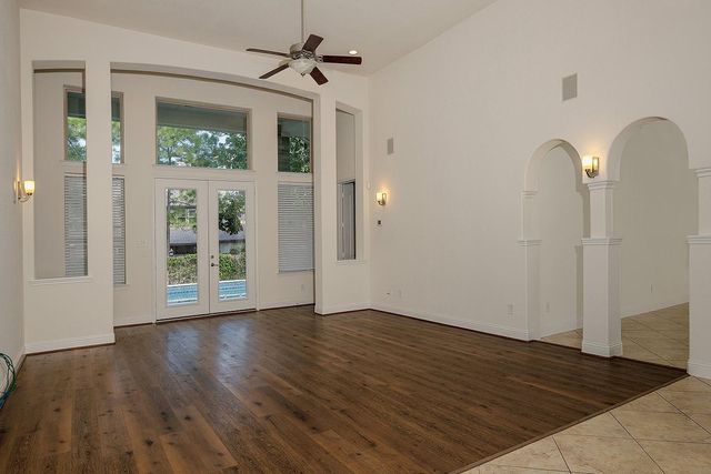 46 Caprice Bend Place, Tomball, TX 77375