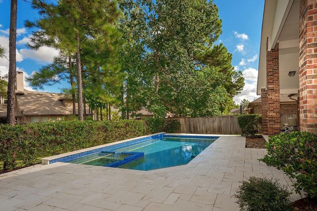 46 Caprice Bend Place, Tomball, TX 77375