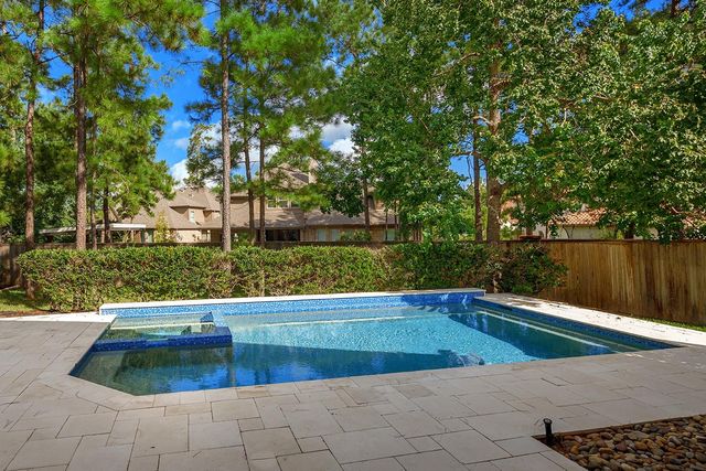46 Caprice Bend Place, Tomball, TX 77375