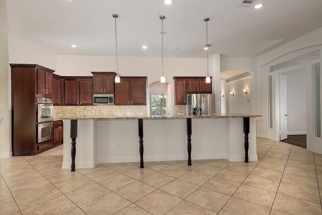 46 Caprice Bend Place, Tomball, TX 77375