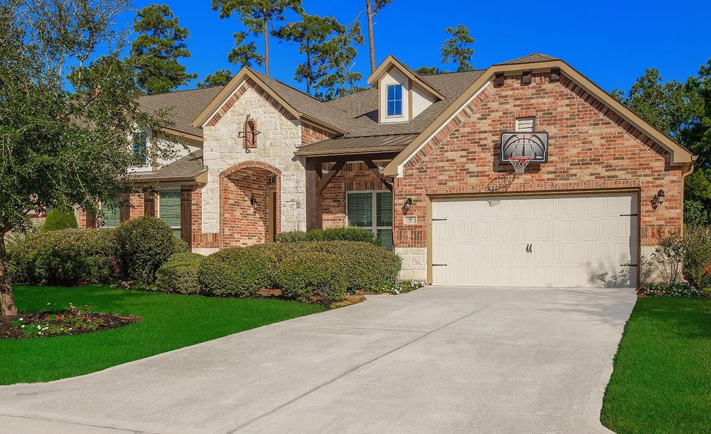 46 Caprice Bend Place, Tomball, TX 77375