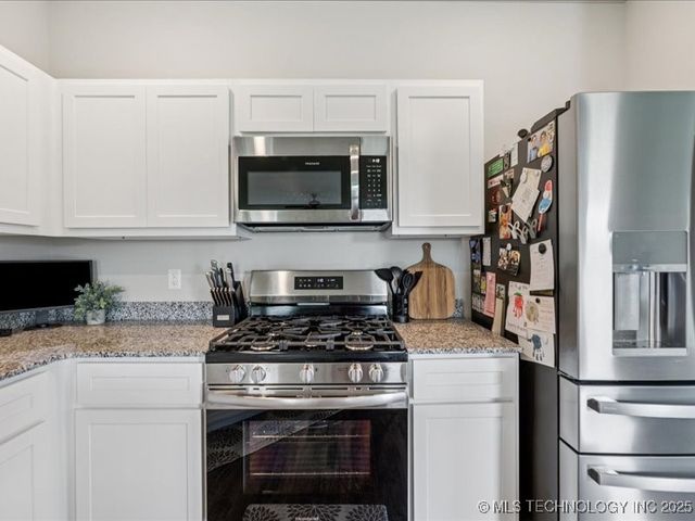 7502 E 144th Place N, Collinsville, OK 74021