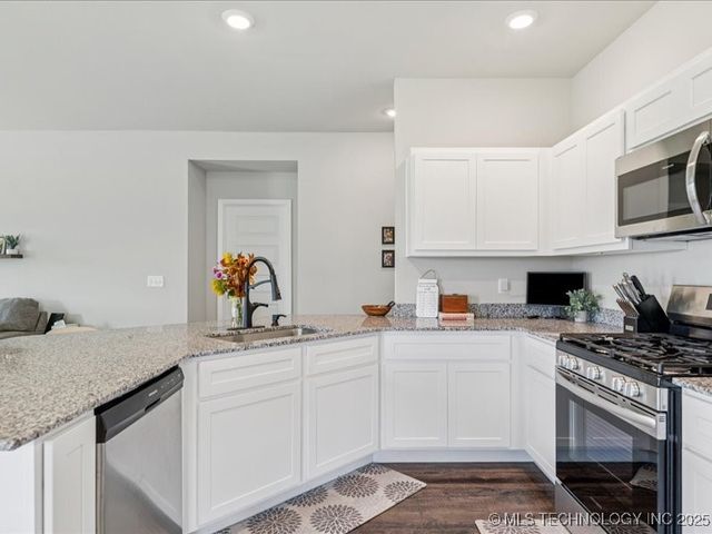 7502 E 144th Place N, Collinsville, OK 74021
