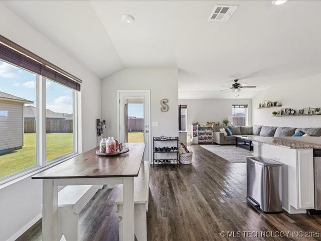 7502 E 144th Place N, Collinsville, OK 74021