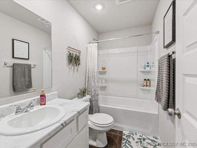 7502 E 144th Place N, Collinsville, OK 74021