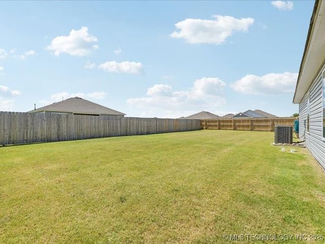 7502 E 144th Place N, Collinsville, OK 74021