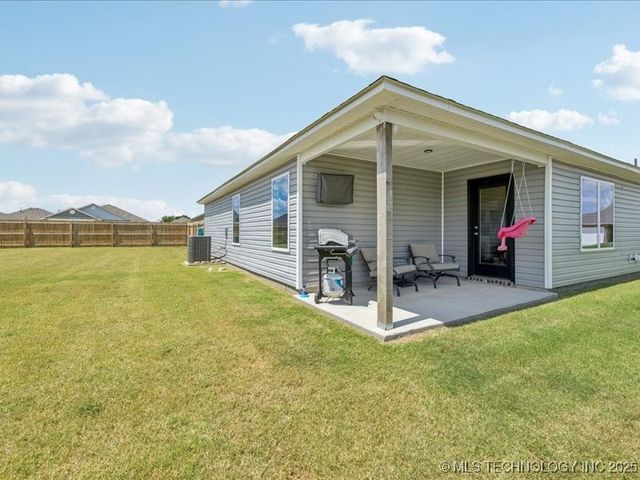 7502 E 144th Place N, Collinsville, OK 74021