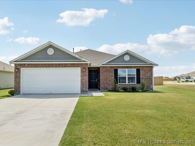 7502 E 144th Place N, Collinsville, OK 74021