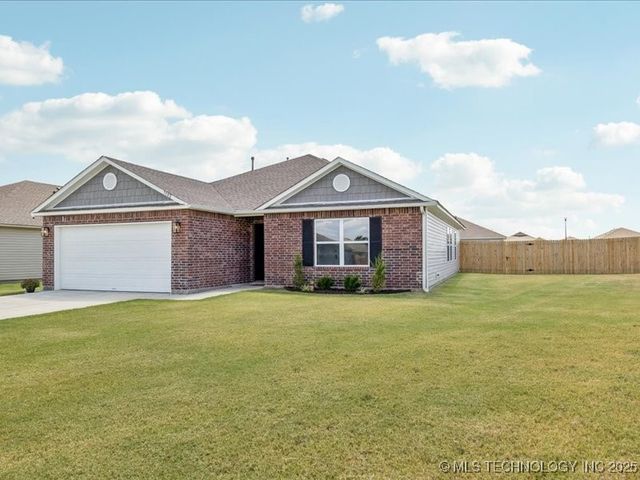 7502 E 144th Place N, Collinsville, OK 74021