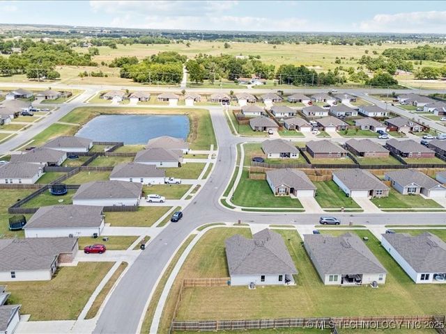 7502 E 144th Place N, Collinsville, OK 74021