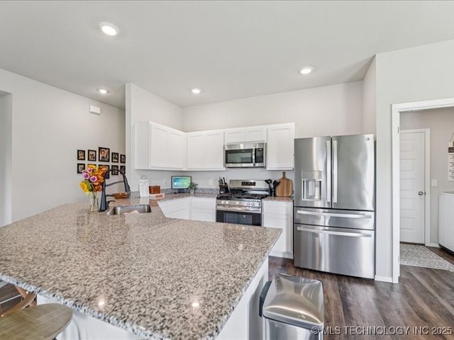 7502 E 144th Place N, Collinsville, OK 74021