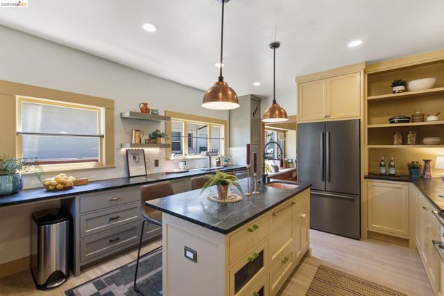 1504 Verdi St, Alameda, CA 94501