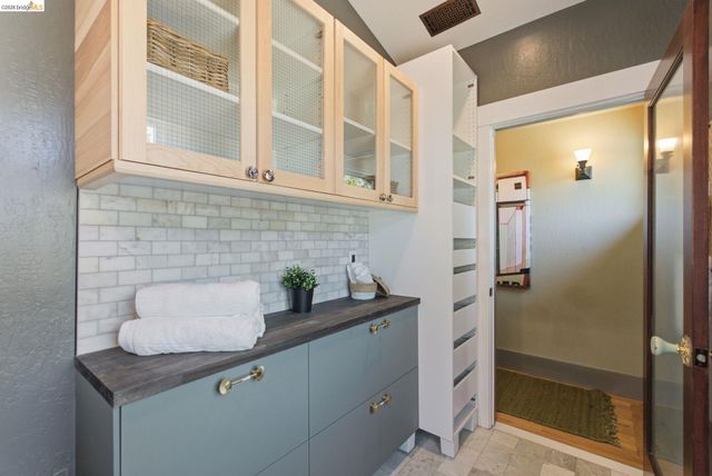 1504 Verdi St, Alameda, CA 94501