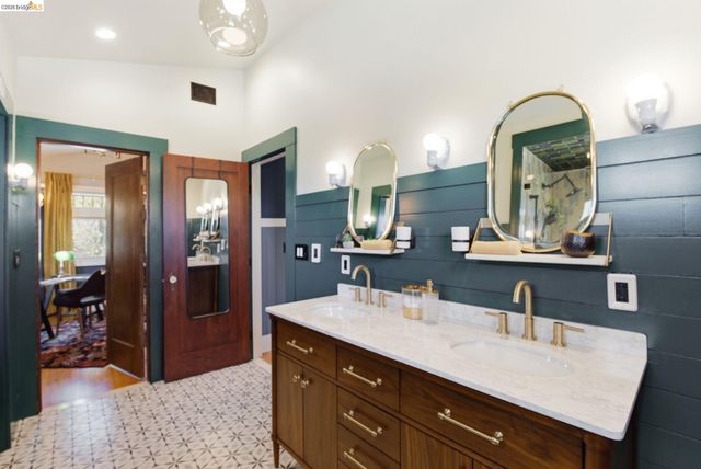 1504 Verdi St, Alameda, CA 94501