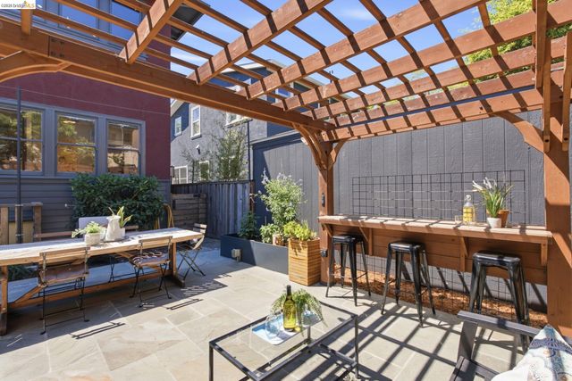 1504 Verdi St, Alameda, CA 94501