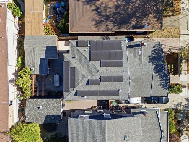 1504 Verdi St, Alameda, CA 94501