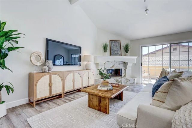2621 Grant Avenue C, Redondo Beach, CA 90278
