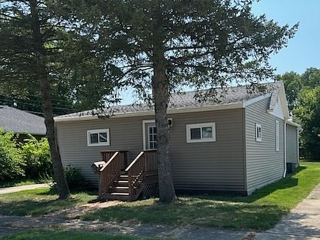 915 W Superior Street, Ottawa, IL 61350