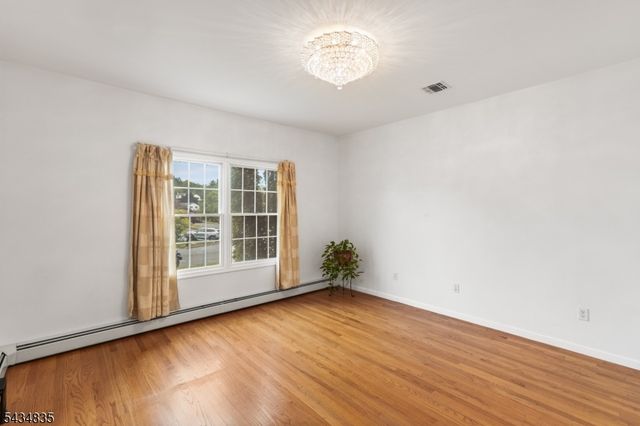 14 Lakeview Ter, Sussex Boro, NJ 07461