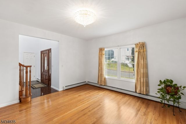 14 Lakeview Ter, Sussex Boro, NJ 07461