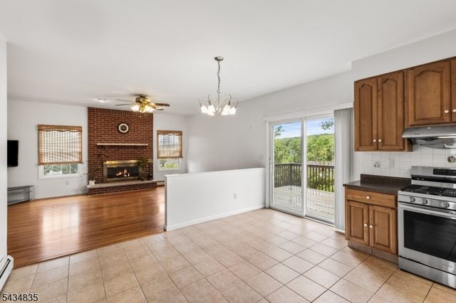 14 Lakeview Ter, Sussex Boro, NJ 07461
