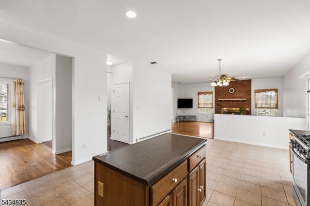 14 Lakeview Ter, Sussex Boro, NJ 07461