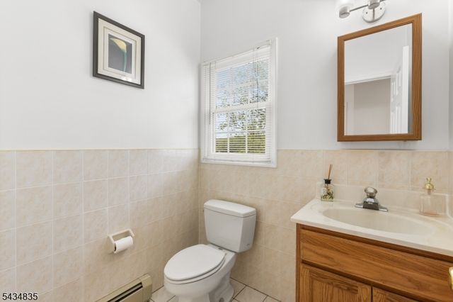 14 Lakeview Ter, Sussex Boro, NJ 07461