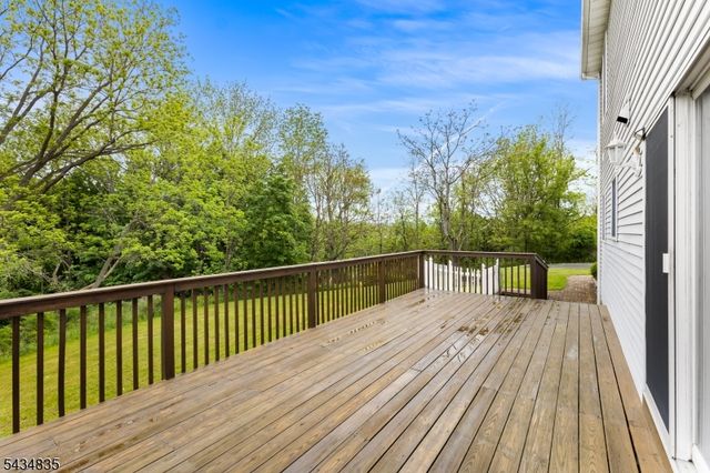 14 Lakeview Ter, Sussex Boro, NJ 07461