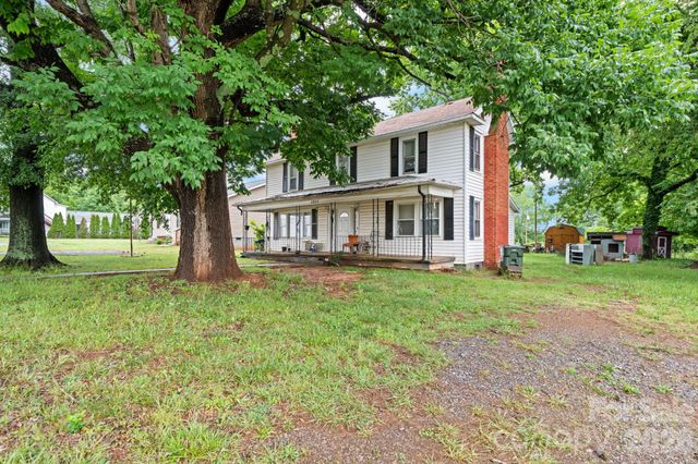 1311 N College Avenue, Newton, NC 28658