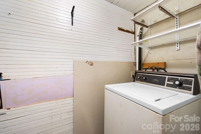 1311 N College Avenue, Newton, NC 28658