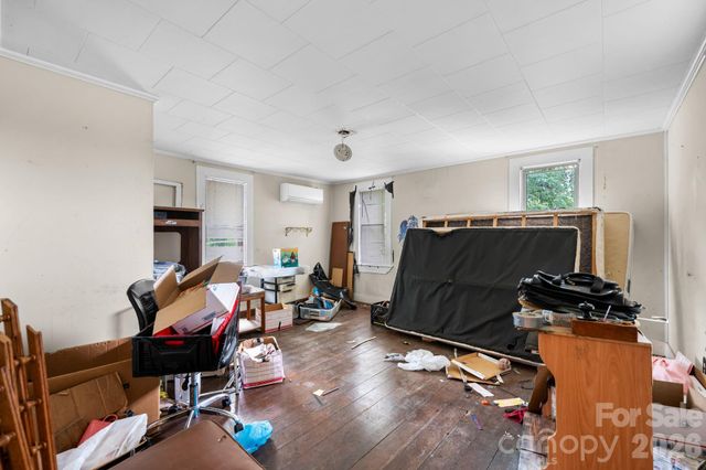 1311 N College Avenue, Newton, NC 28658