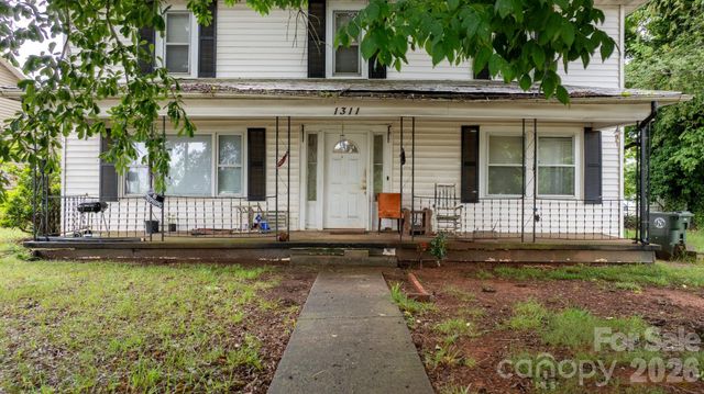 1311 N College Avenue, Newton, NC 28658