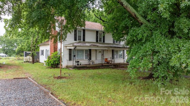 1311 N College Avenue, Newton, NC 28658