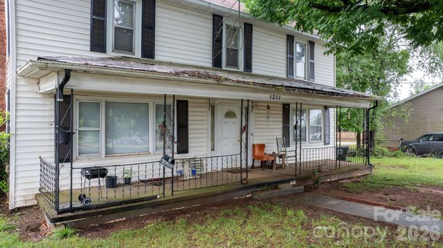 1311 N College Avenue, Newton, NC 28658