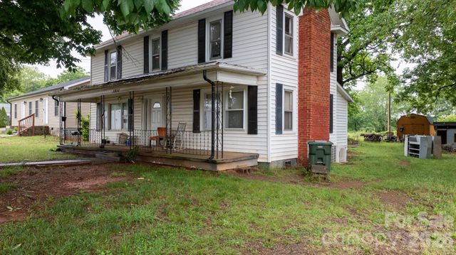 1311 N College Avenue, Newton, NC 28658