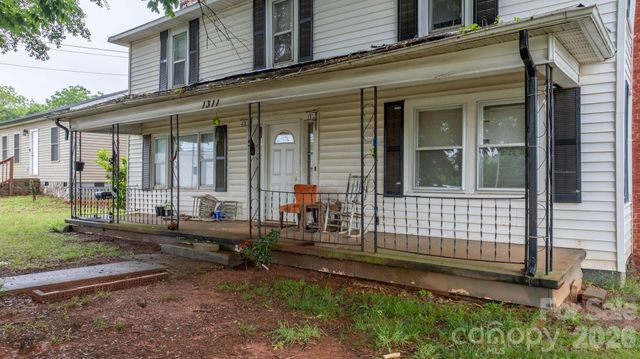 1311 N College Avenue, Newton, NC 28658