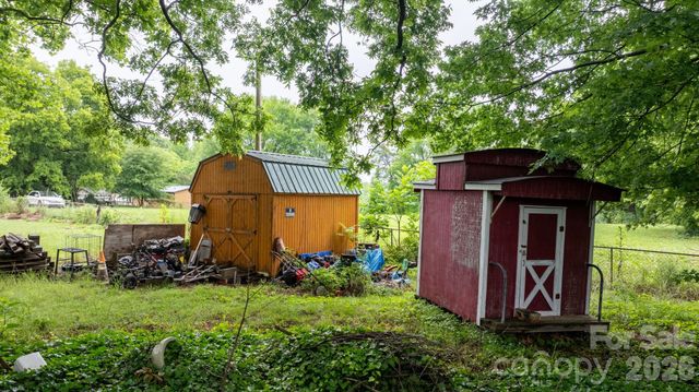 1311 N College Avenue, Newton, NC 28658