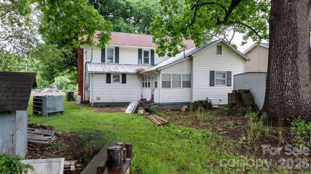 1311 N College Avenue, Newton, NC 28658
