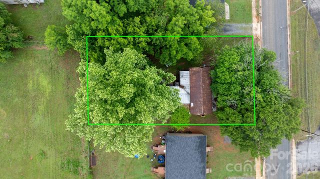 1311 N College Avenue, Newton, NC 28658