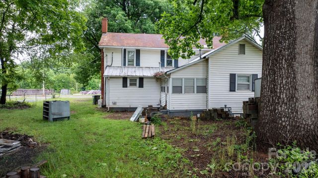 1311 N College Avenue, Newton, NC 28658