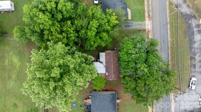 1311 N College Avenue, Newton, NC 28658