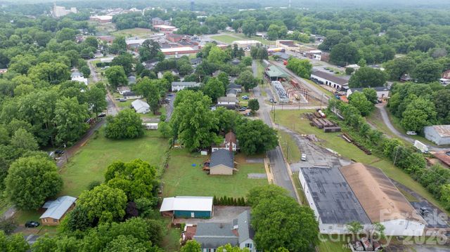 1311 N College Avenue, Newton, NC 28658