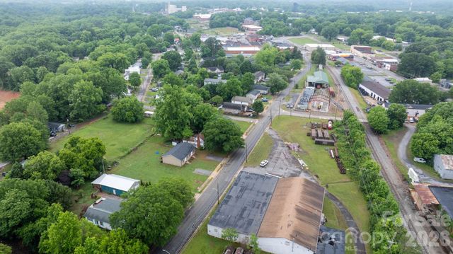 1311 N College Avenue, Newton, NC 28658